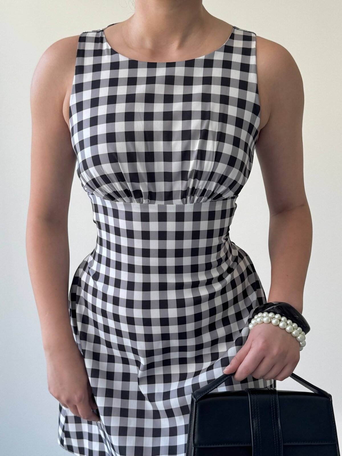 Rochie Yujas cu Detaliu Legat