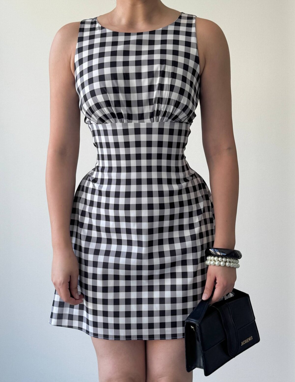 Rochie Yujas cu Detaliu Legat