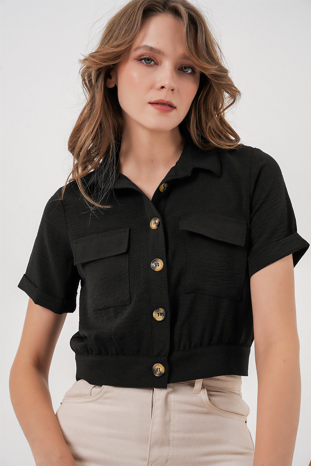 0663 Jachetă Crop - Neagră