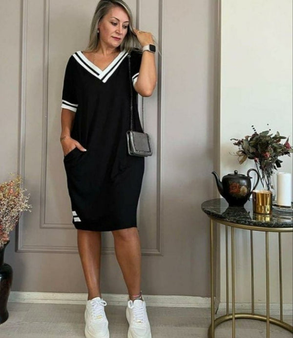 Rochie de damă din viscoză, lungime până la genunchi, cu mânecă scurtă, decolteu în V, detalii striate și buzunare, 31195