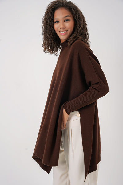 Pulover poncho cu crăpături 15783 - Maro