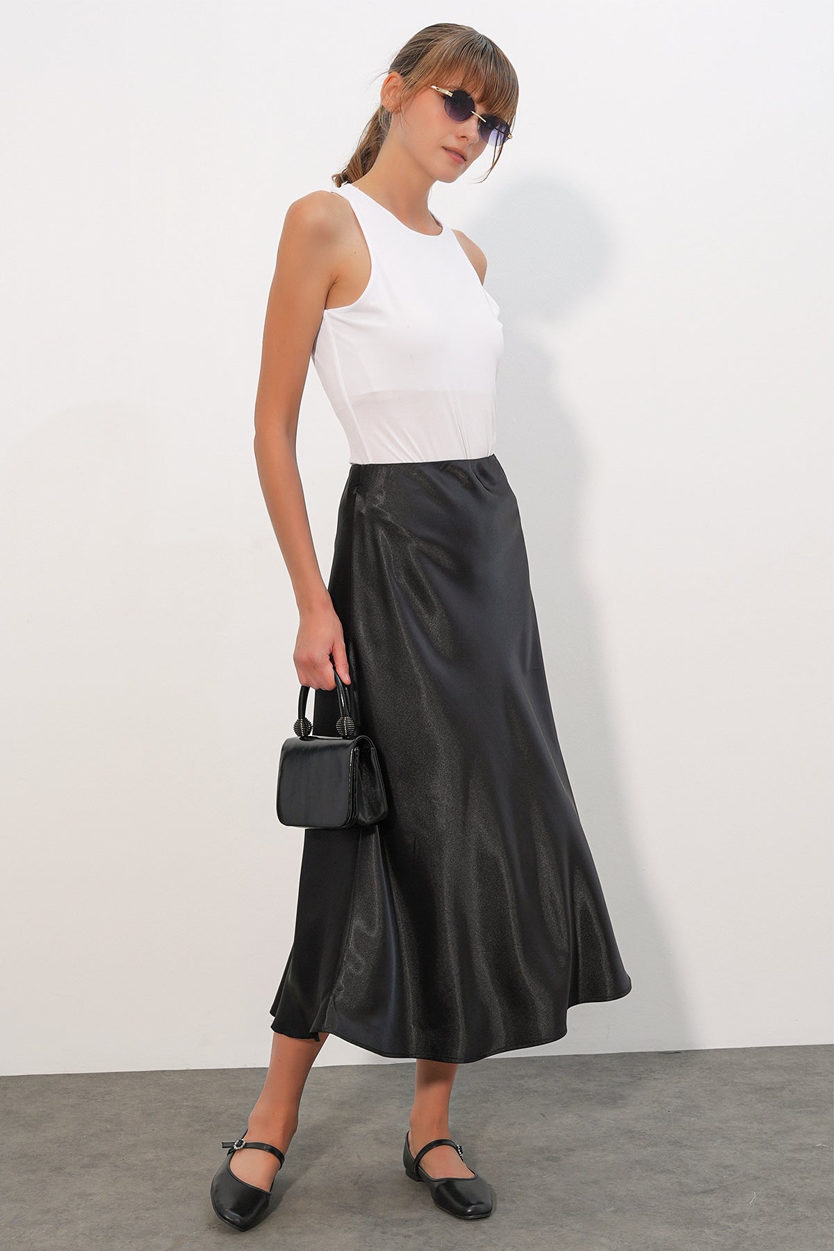 15806 Fustă Satin - Negru