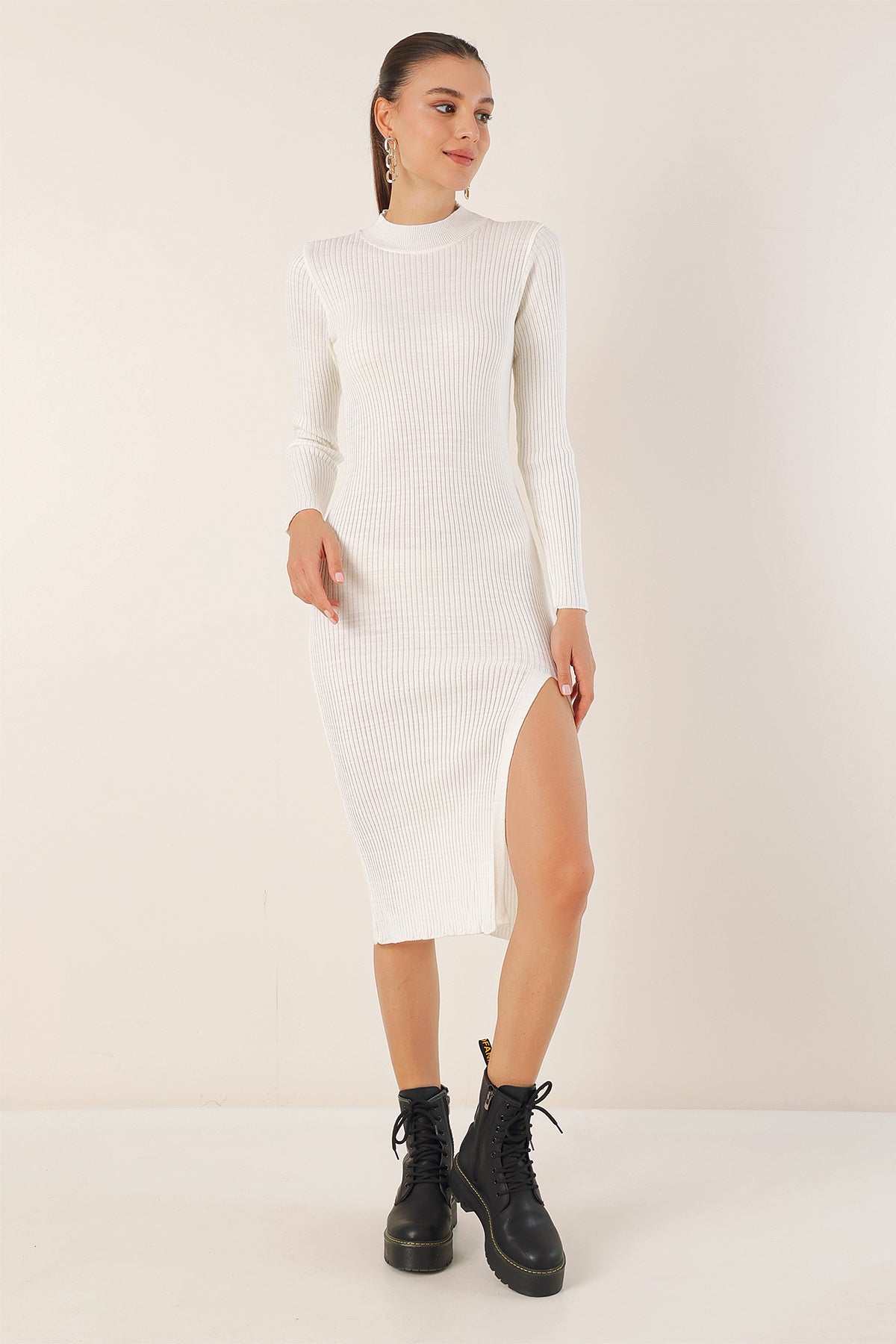 15828 Rochie Tricot Pense - Alb