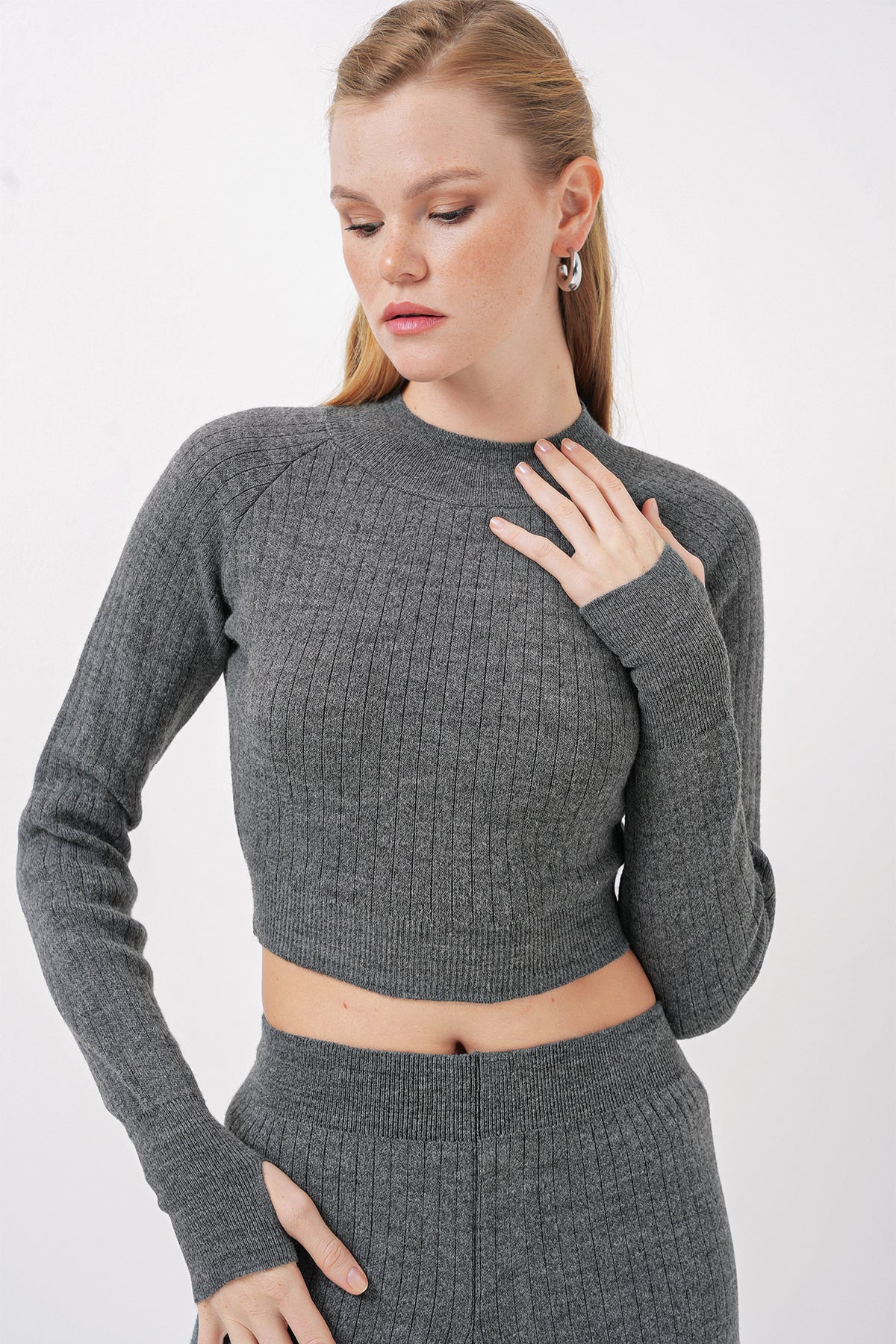 15905 Set Femeie Jachetă Tricot Crop și Pantalon - Fumuriu