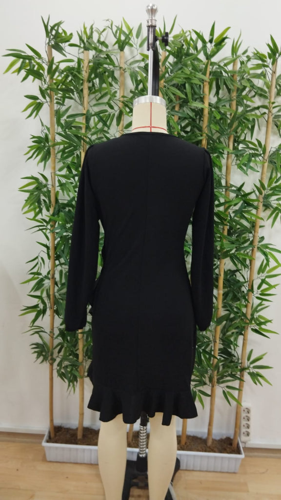Rochie de damă din crep importat, cu mânecă lungă, guler rotund și volane în față, 31641