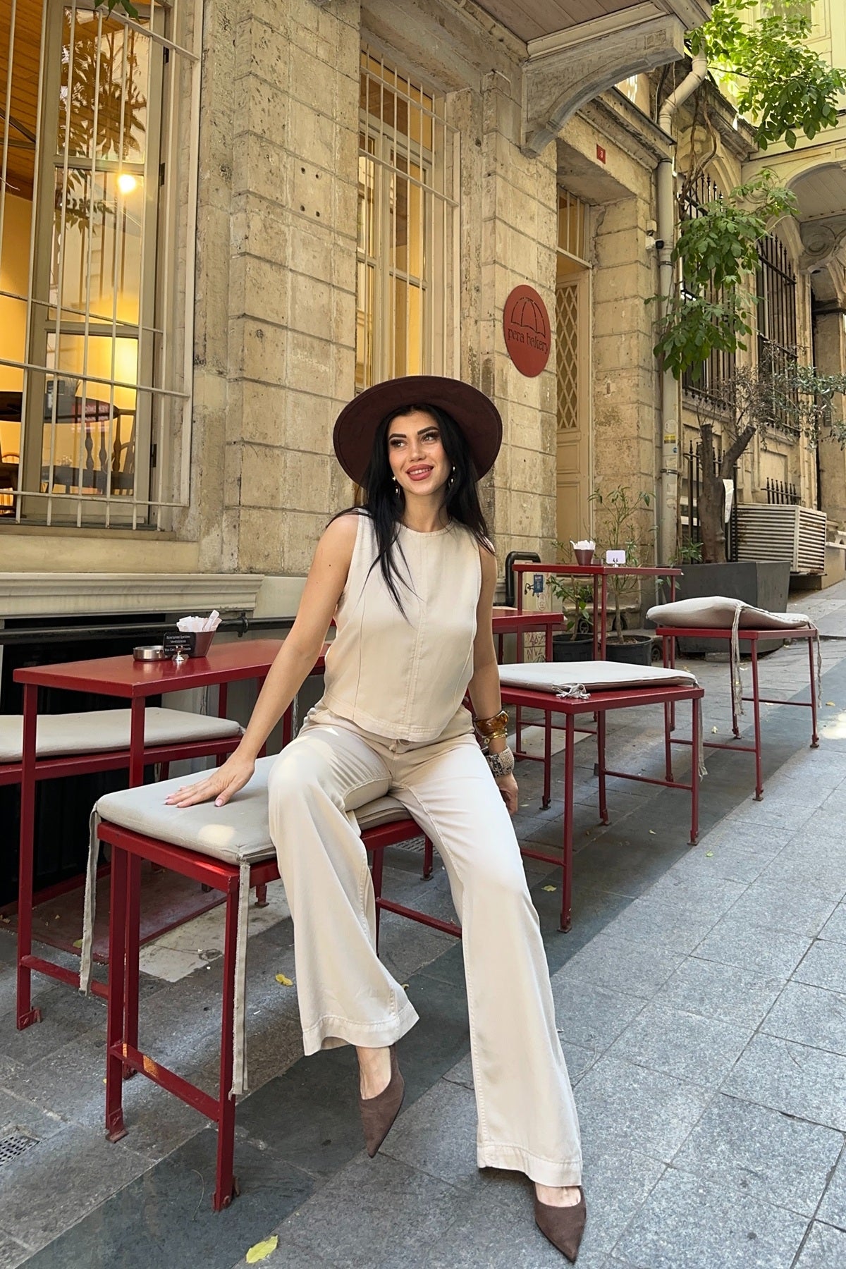 Kolsuz Bluz ve Bağcıklı Relax Pantolon Takım 3214