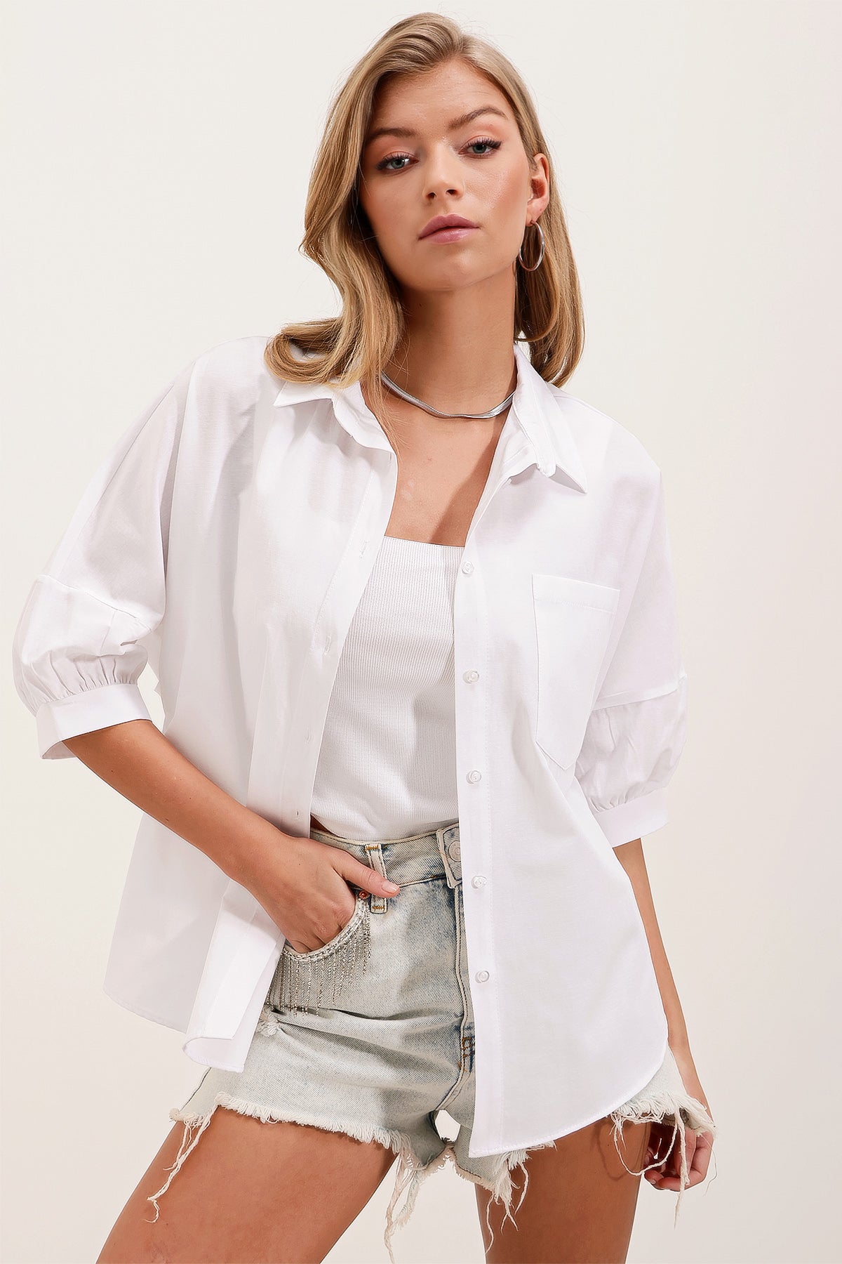 20213 Cămașă basic oversized cu mânecă scurtă - Alb