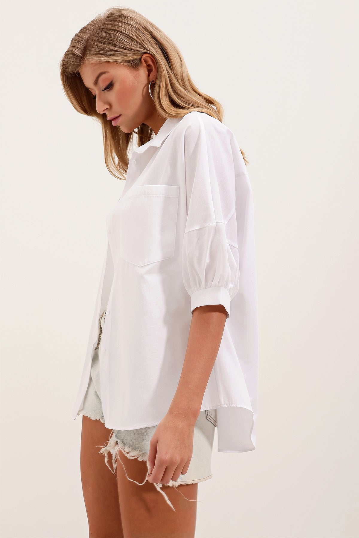 20213 Cămașă basic oversized cu mânecă scurtă - Alb