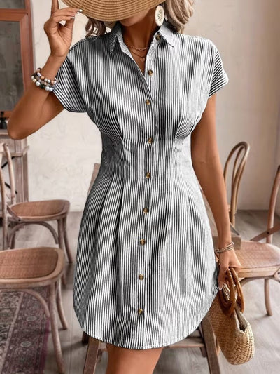 Rochie scurtă tricotată de damă, cu mânecă scurtă, guler și nasturi frontali, 32210