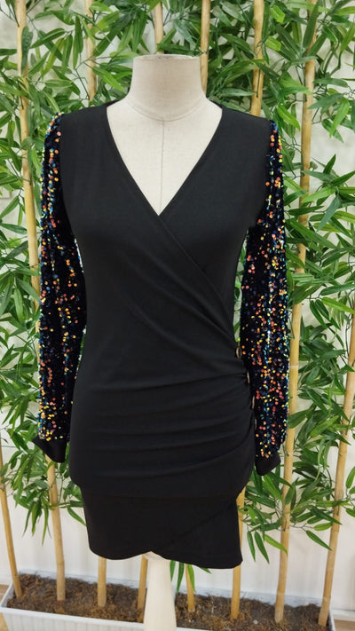 Rochie scurtă de damă, import, din crep, cu mânecă lungă, cu paiete, decolteu petrecut și nasturi laterali, 37751