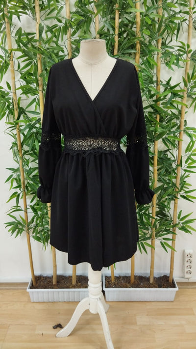 Rochie scurtă de damă importată, tip crep, cu mânecă lungă, decolteu petrecut, detalii din dantelă și fermoar, 29348