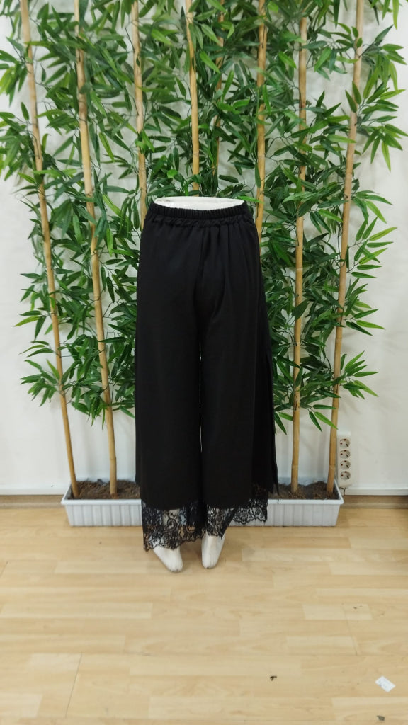 Pantaloni din scafandru cu talie înaltă, top cu bandă în talie și pantaloni din scafandru cu detalii din dantelă, 35560
