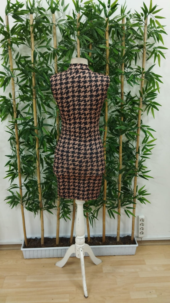 Rochie scurtă de damă cu guler înalt, fără mâneci, model scuba, 23495