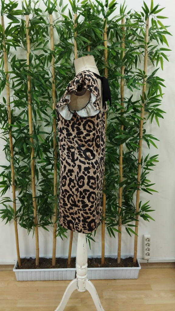 Rochie mini leopard, fără mâneci, cu mâneci scurte tip volănaș și spate decupat, 34291