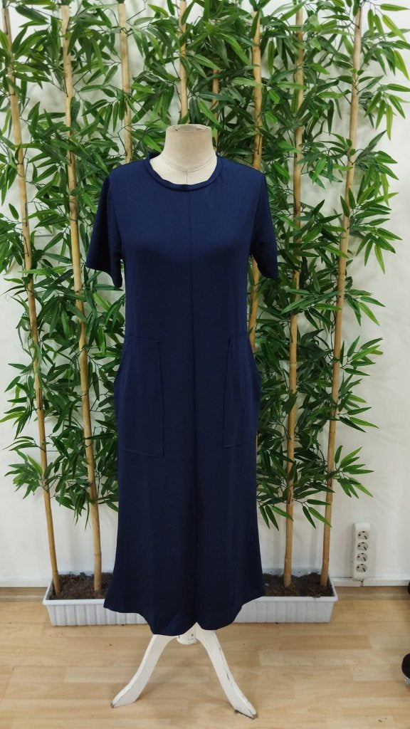 Rochie midi din viscoză cu două fire, cu mânecă scurtă, guler rotund, buzunare, crăpătură frontală, 24273