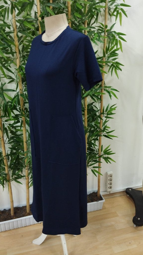Rochie midi din viscoză cu două fire, cu mânecă scurtă, guler rotund, buzunare, crăpătură frontală, 24273