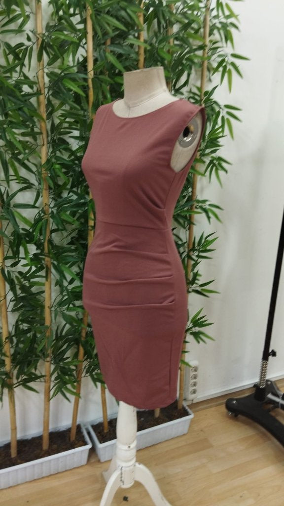 Rochie de damă fără mâneci din crep importat, cu detalii laterale încrețite, 24414