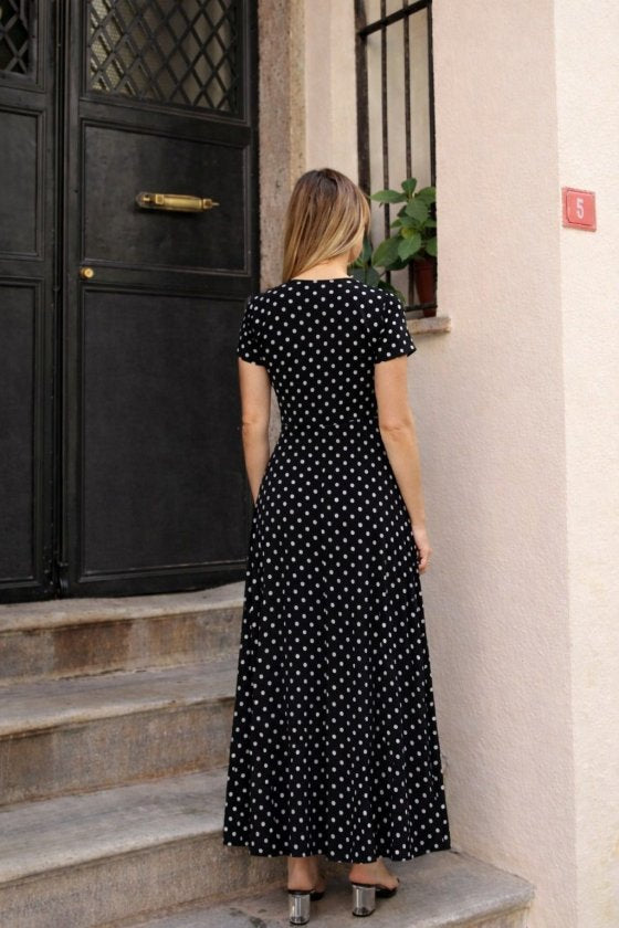 Rochie lungă tricotată crep de damă cu mânecă scurtă, decolteu rotund și buline, 35855