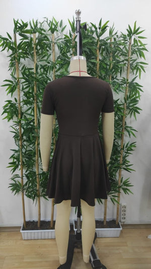 Rochie de damă din material scuba cu mânecă scurtă, decolteu pătrat și detalii scurte, cu buzunare, 25591