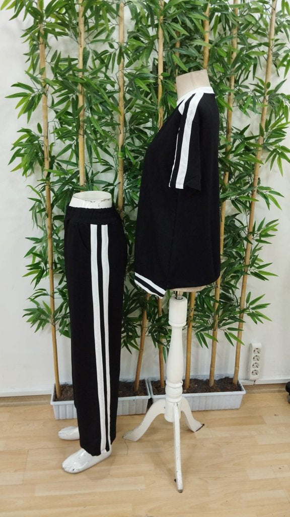 Set bluză și pantaloni din viscoză cu două fire, guler rotund, mânecă scurtă, detalii cu dungi în două culori, 33929