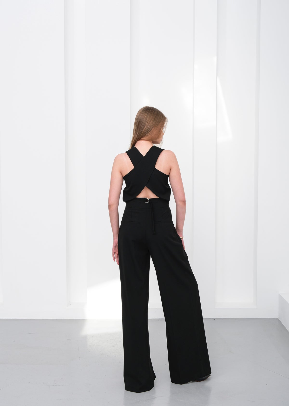 Set vestă și pantaloni cu model încrucișat pe spate - Negru