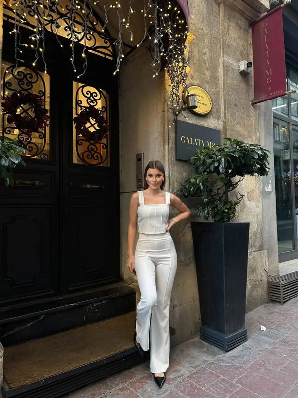 Costum cu pantaloni în stil spaniol - Alb