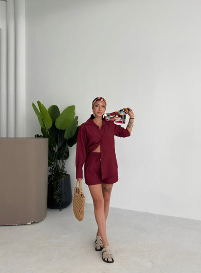 SET DOUĂ PIESE CĂMĂȘĂ ȘI PANTALONI ȘORȚI DIN IN - Burgundiu