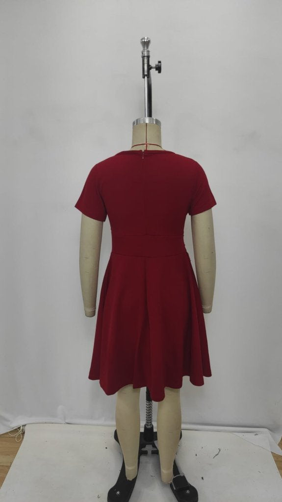 Rochie de damă cu mânecă scurtă, decolteu rotund și detalii strălucitoare, 25563