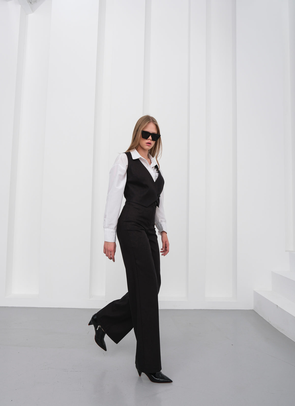 Set vestă și pantaloni din in toscan cu două nasturi și un singur nasture - Negru