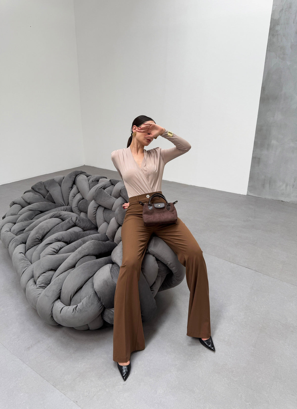 PANTALONI SLIM FIT CU TALIE ÎNALTĂ, EVAZĂ, DIN SPANIOLĂ - Bej
