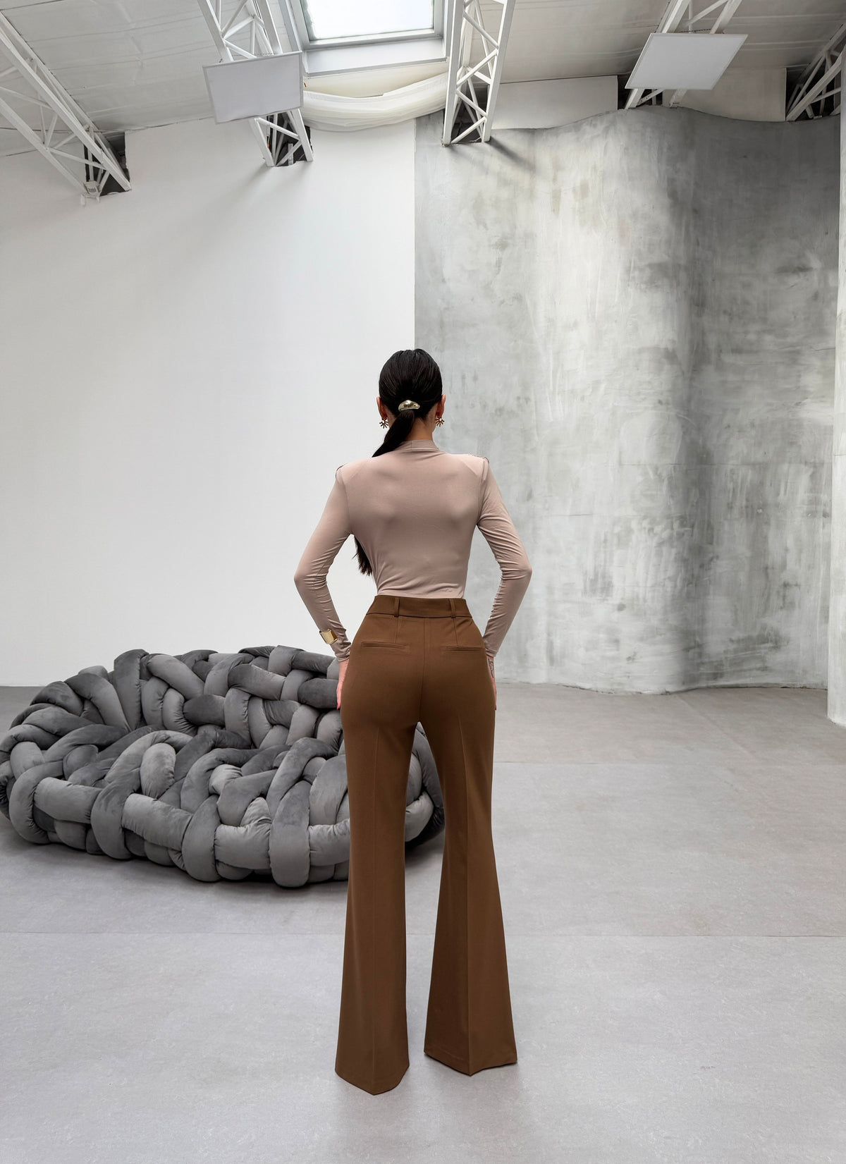 PANTALONI SLIM FIT CU TALIE ÎNALTĂ, EVAZĂ, DIN SPANIOLĂ - Bej