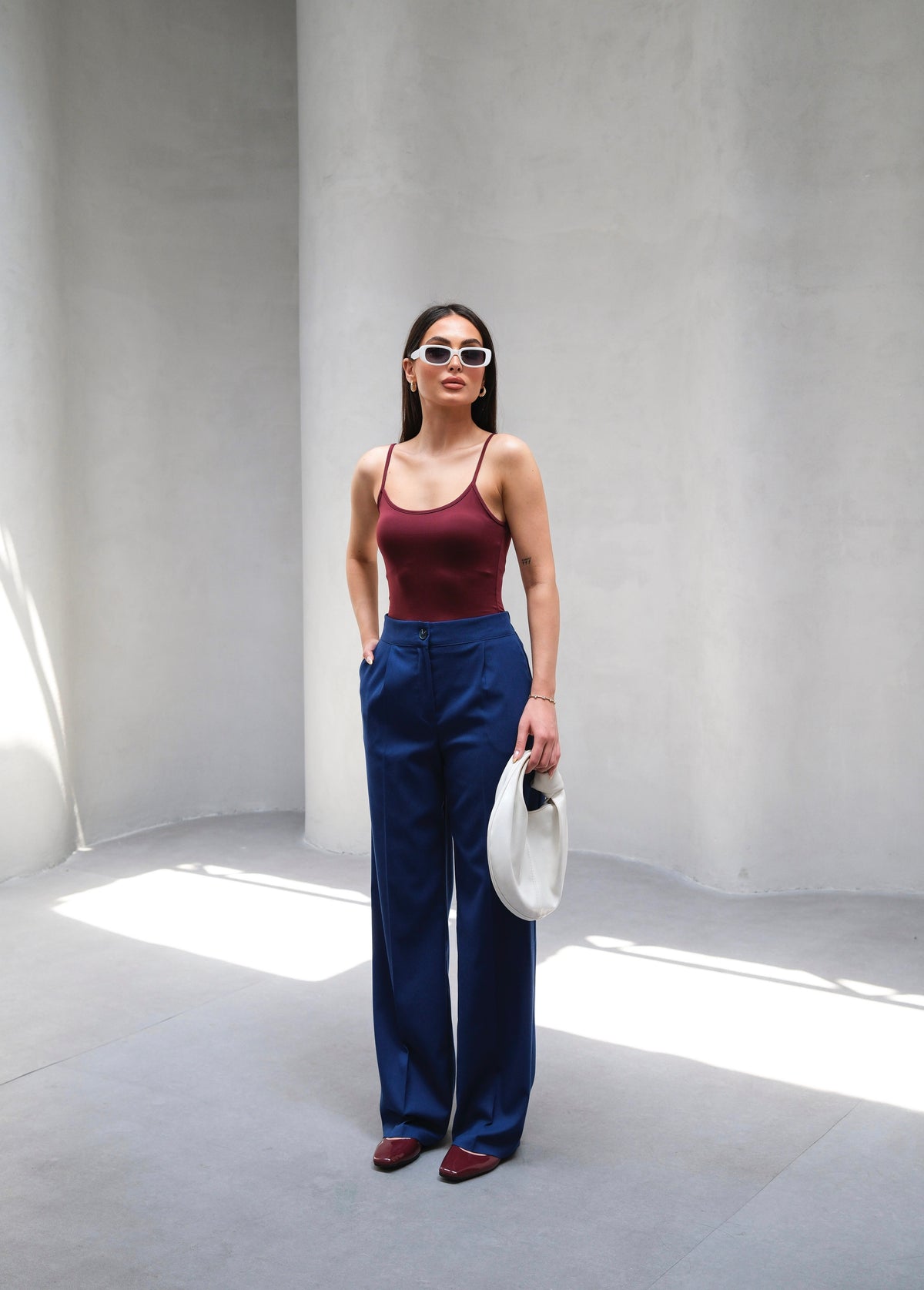 Pantaloni cu croi larg, elastic în spate, plisați, drapați - Indigo