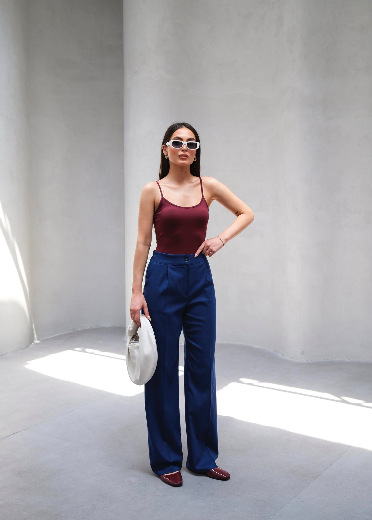 Pantaloni cu croi larg, elastic în spate, plisați, drapați - Indigo