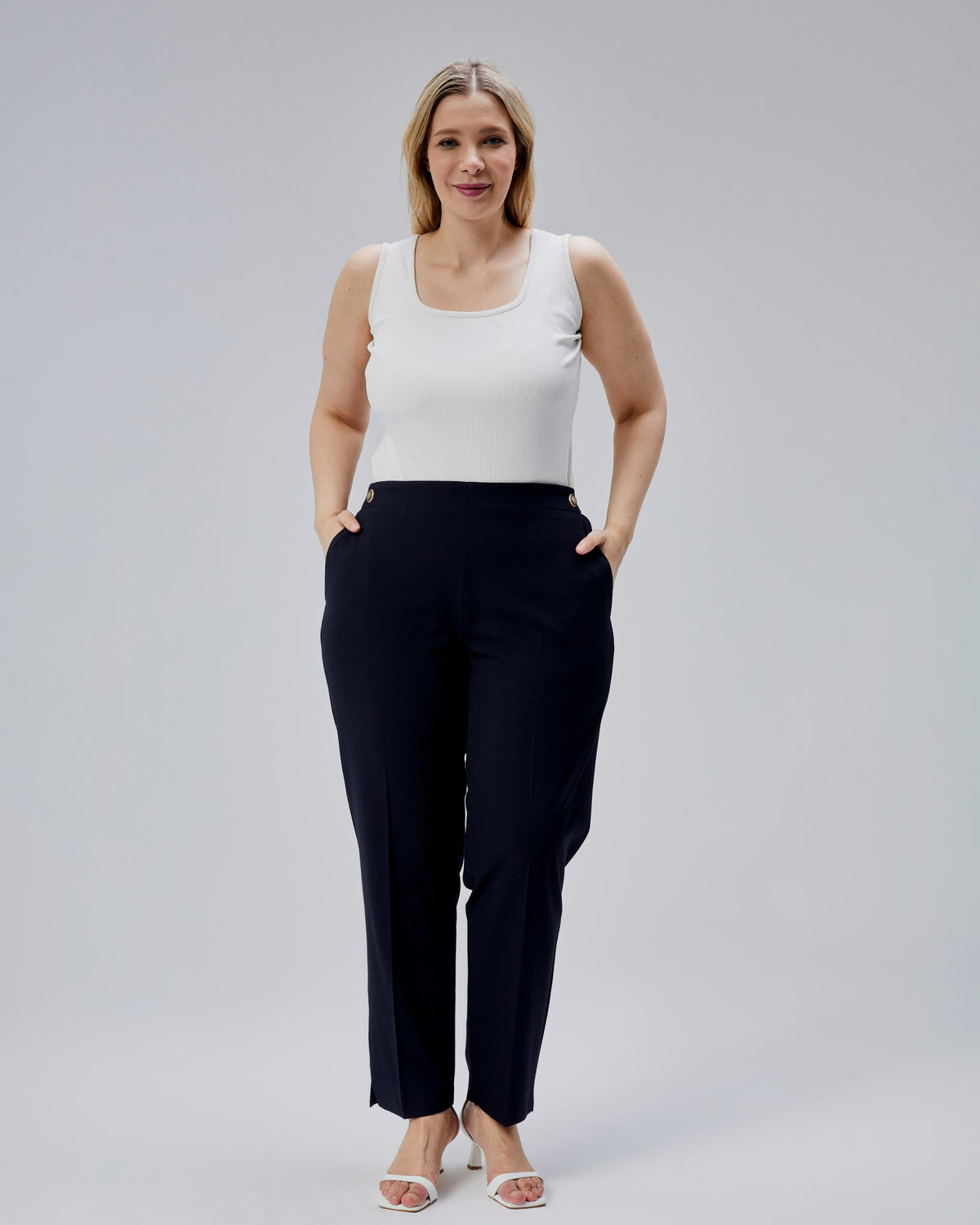 PANTALONI PLUS SIZE CU NASTURI DECORATIV ȘI BANDĂ ELASTICĂ ÎN TALIE LA SPATE - Bleumarin