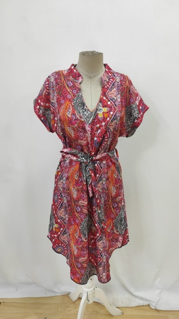 Rochie de damă cu mânecă scurtă, decolteu în V, guler mandarin, cu curea, din in cu model, 26527
