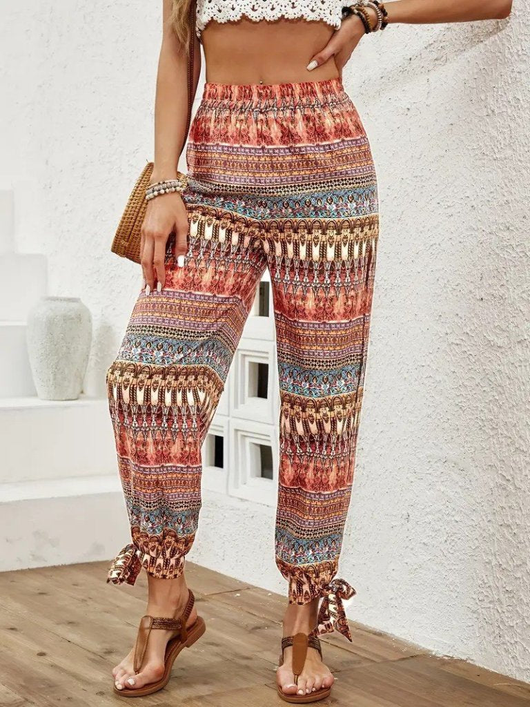 Pantaloni de damă din crep cu talie înaltă și șlițuri laterale, 34684