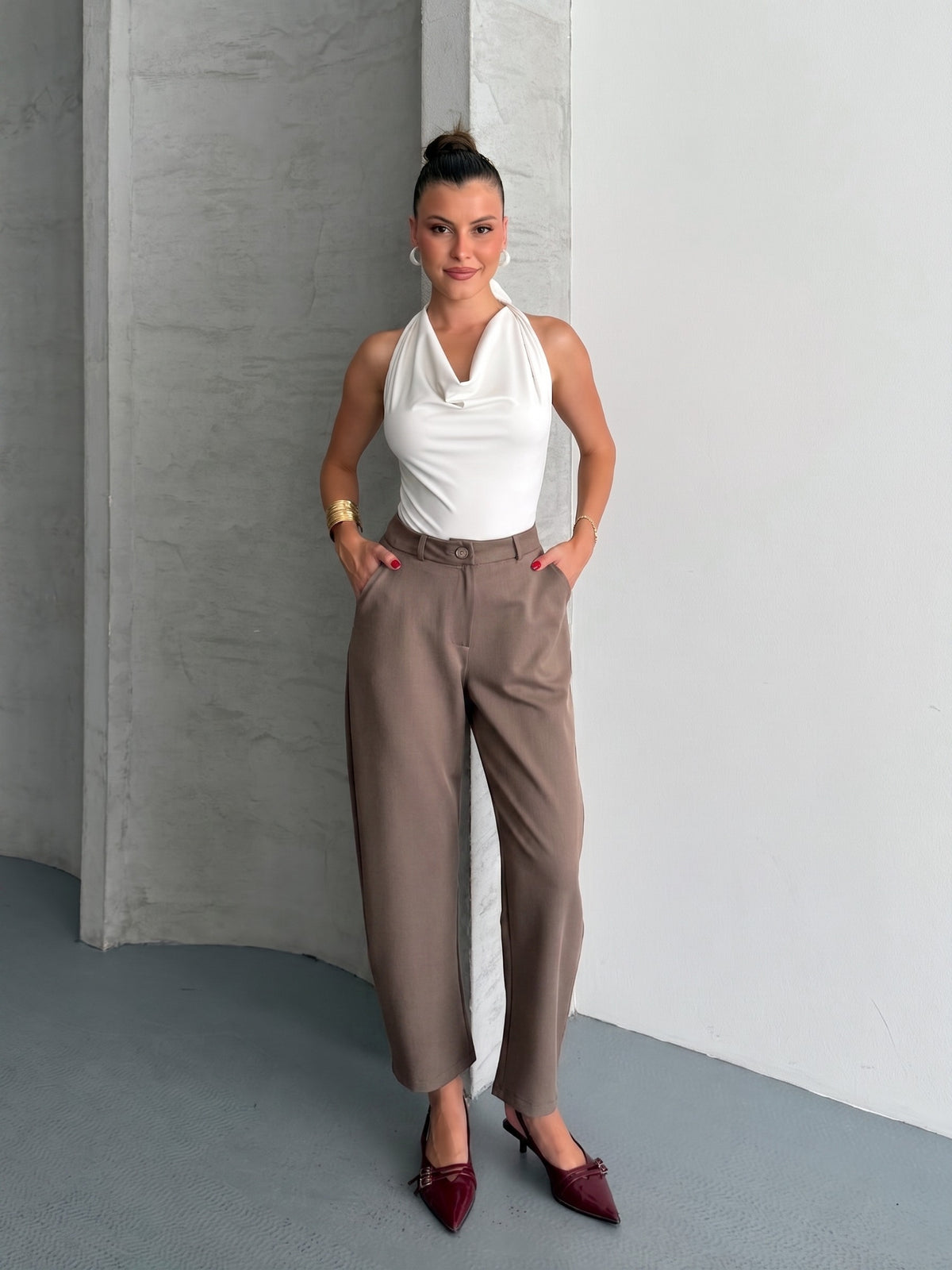 PANTALONI PÂNĂ LA GLEZNĂ - Născută