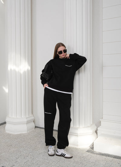 SET DE HANORACURI SUPREM CU BRODERE - Negru