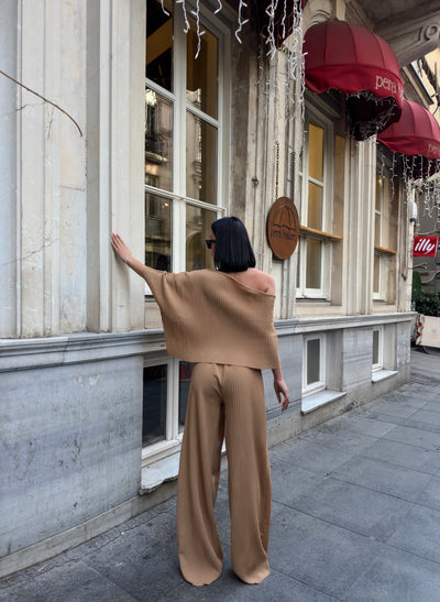 COSTUME PAMELA GÂTĂ DE BAI - Maro