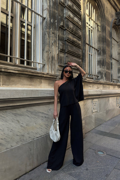 BAT-NECK PAMELA SUIT - Black