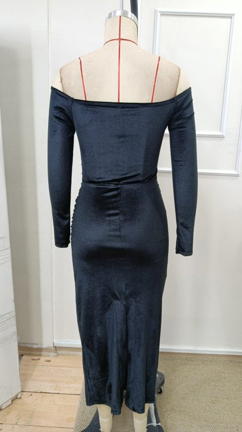 Kadın Uzun Kollu Madonna Yaka Kadife Midi Boy Elbise, 28753