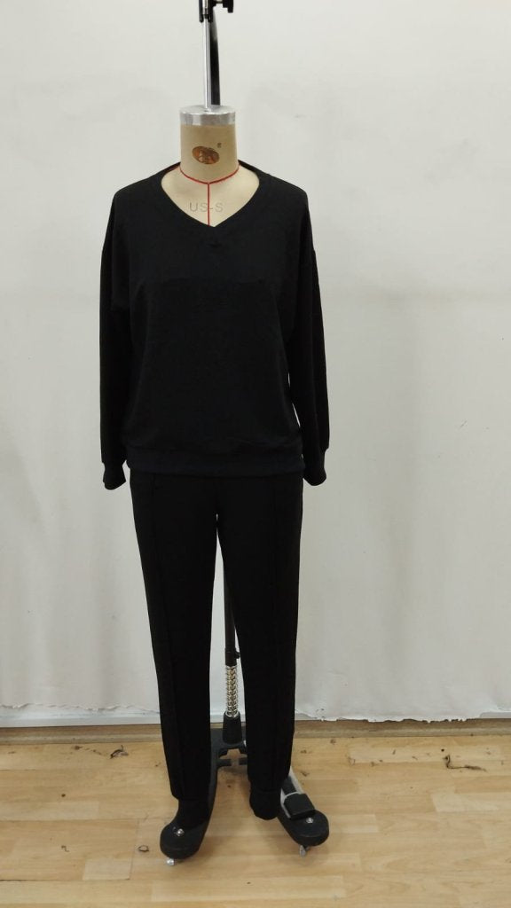 Set de două piese pentru femei - bluză din viscoză cu mâneci lungi, gât V și pantaloni, 37566