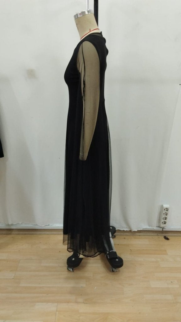 Rochie Sandy lungă din material suprem cu mâneci lungi, guler semi-halter și detaliu din tul, 33664