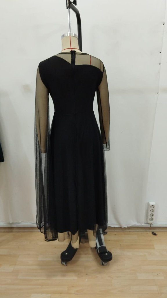 Rochie Sandy lungă din material suprem cu mâneci lungi, guler semi-halter și detaliu din tul, 33664