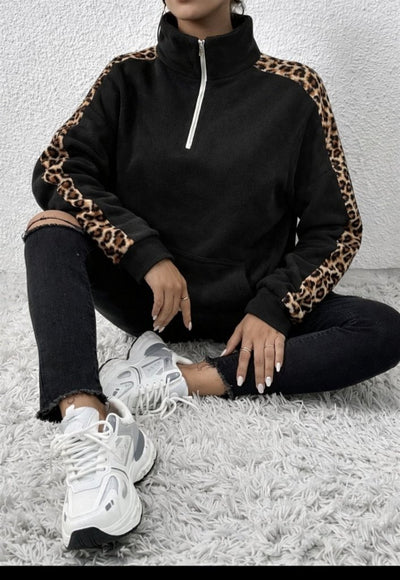 Kadın Uzun Kollu Balıkçı Yaka önden Fermuarlı Leopar Detaylı Polar Bluz, 30689
