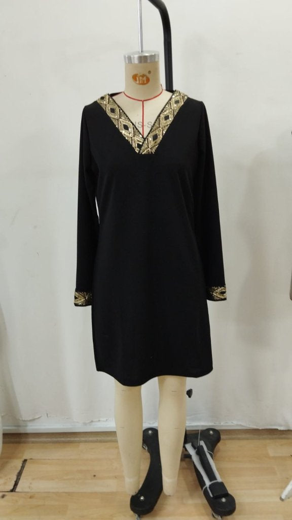 Rochie mini de damă, import, din crep, cu mânecă lungă, decolteu în V și paiete, 31695