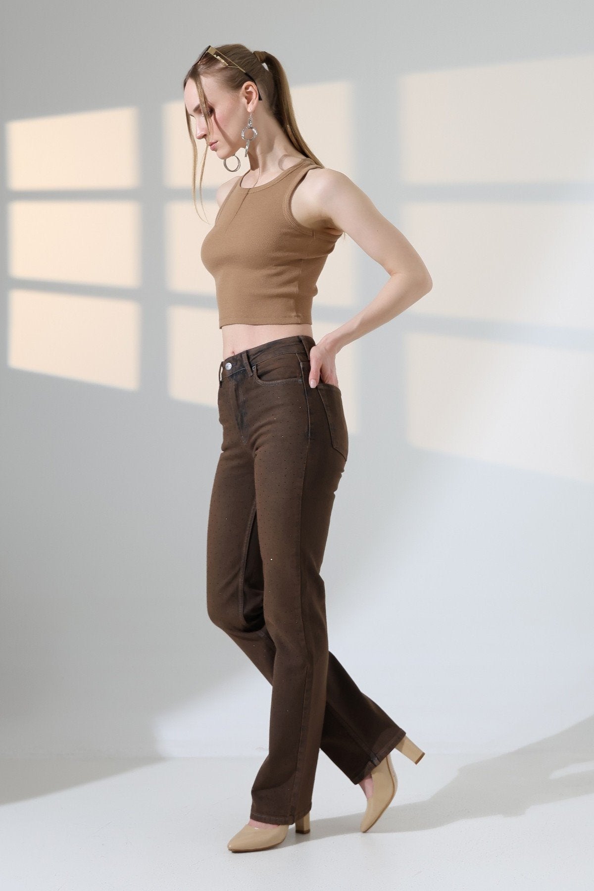 Pantaloni Denim Relax cu Strasuri Dispersate 7190