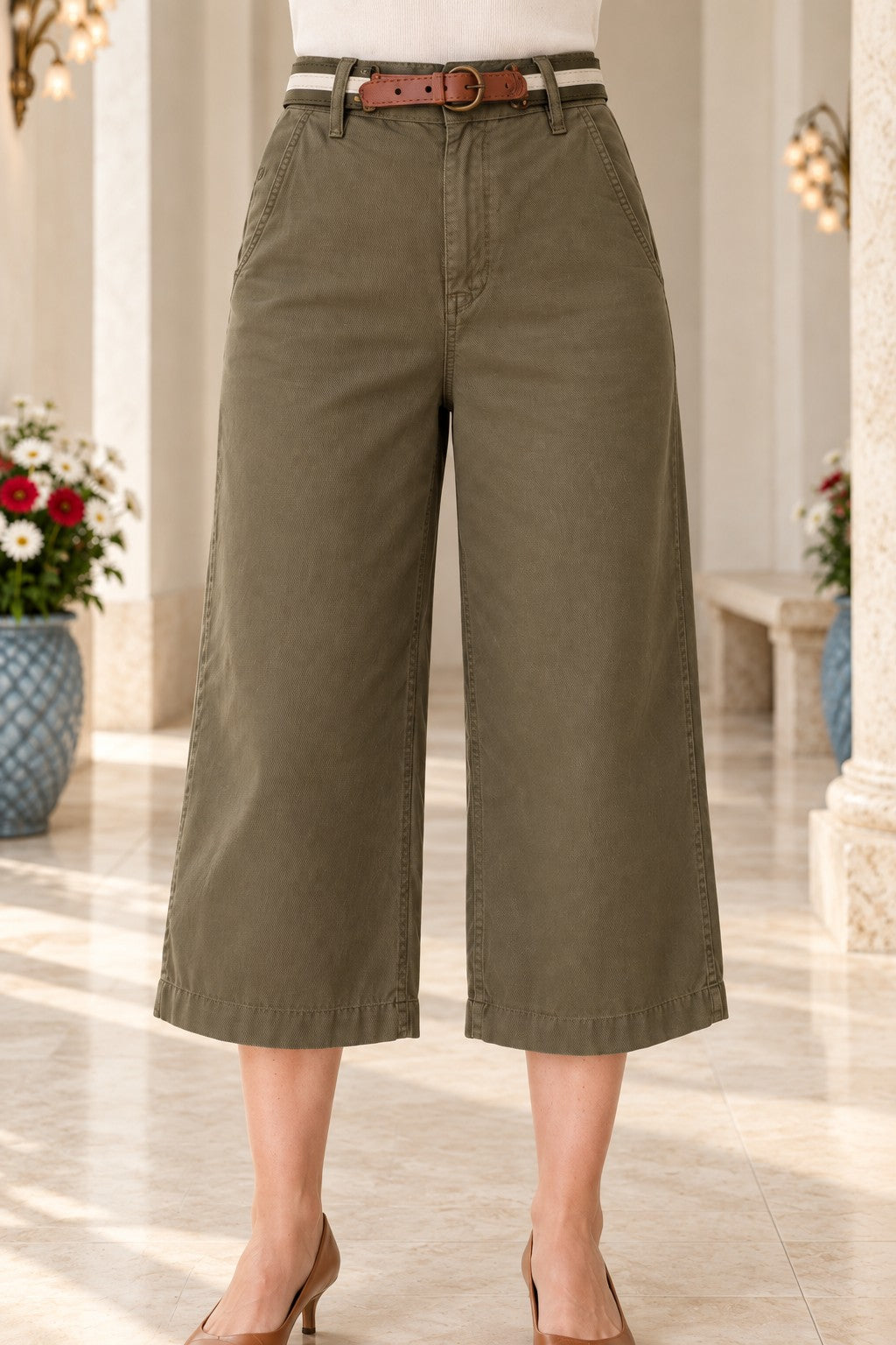 Pantaloni Capri cu curea 239