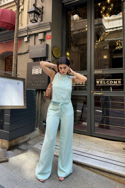 Kolsuz Bluz ve Bağcıklı Relax Pantolon Takım 3214