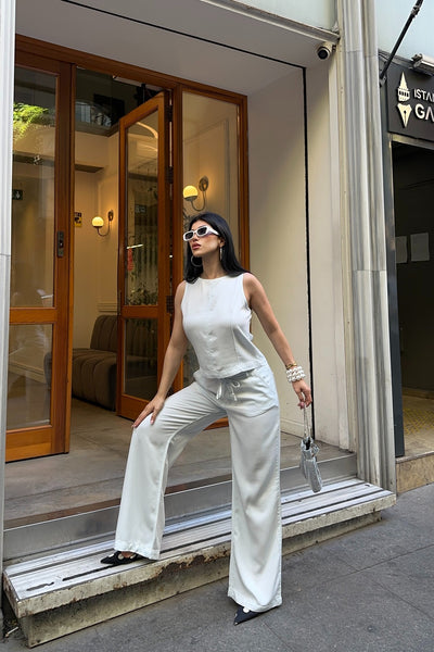 Kolsuz Bluz ve Bağcıklı Relax Pantolon Takım 3214